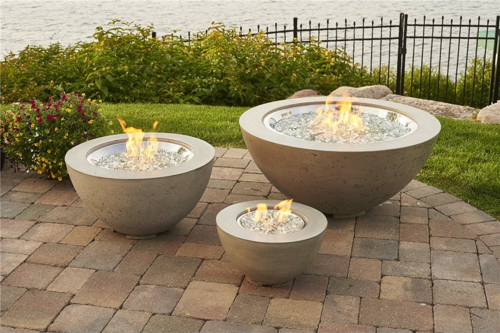 Outdoor GreatRoom Cove 29" Round Fire Bowl in Natural Grey Supercast Concrete